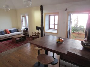 DVD player, books, stereo - Villa with private pool, large garden and stunning sea view (Faja da Ovelha)