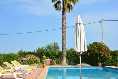 Villa with Private Swimming Pool / WI-Fi / Pet friendly