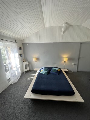 2 chambres, bureau, fer et planche à repasser, Wi-Fi gratuit