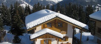 Luxurious, detached chalet with Hot Tub + Sauna - in the 4 Valleys ski area