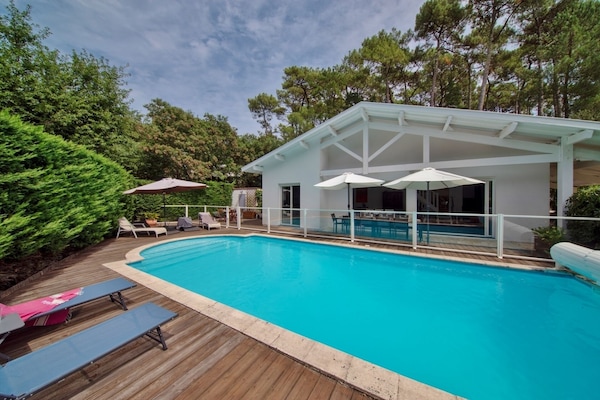 Façade ouest. Piscine sécurisée