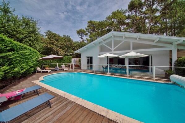 Outdoor pool - Spacious house with luxury comfort quality services. Heated pool 4-star rated (Biscarrosse)