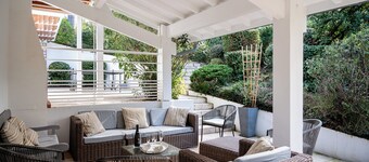 Spacious house with luxury comfort quality services. Heated pool 4-star rated