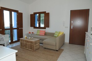 Living area - Apartment in Cala Gonone, sea view, very central !!! (Dorgali)