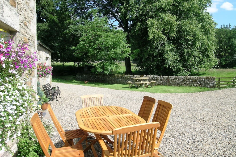 Luxury holiday cottage set in idyllic unique location close to Hadrian's Wall.