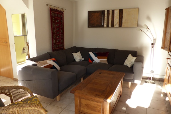 Fernseher, Kamin, DVD-Player