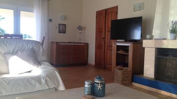 Smart-TV og peis