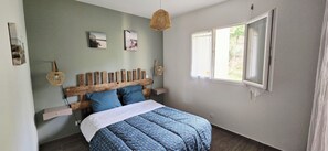 2 bedrooms, iron/ironing board, travel crib, free WiFi