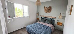 2 bedrooms, iron/ironing board, travel cot, free WiFi