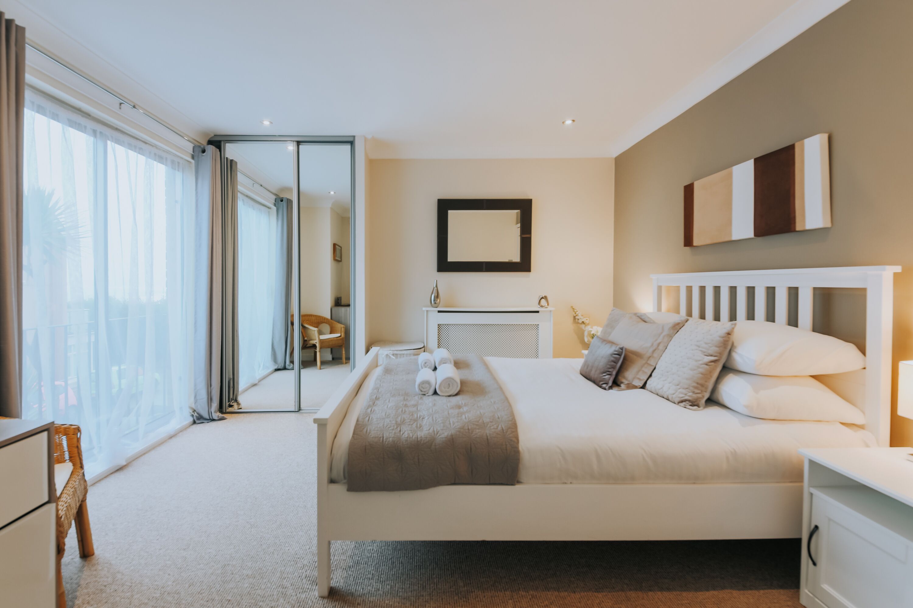 3 slaapkamers, een strijkplank/strijkijzer, gratis wifi, beddengoed