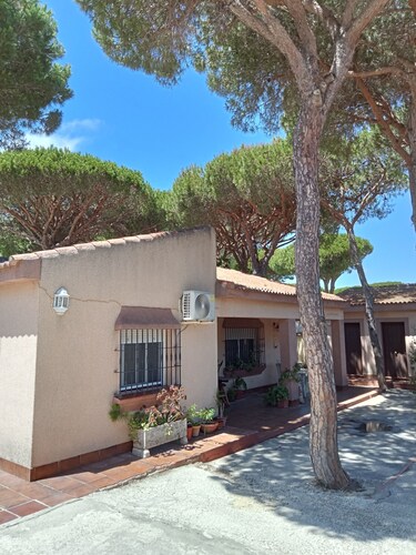 Villa, Villa oder Ferienhaus mit Pool, nahe dem Strand von La Barrosa in Chic