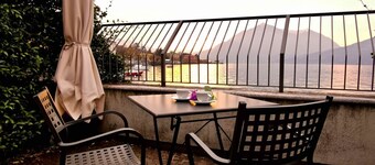 Design Studio COSY COTTAGE sur l'eau