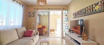 APARTMENT WITH SWIMMING POOL NEAR THE SEA