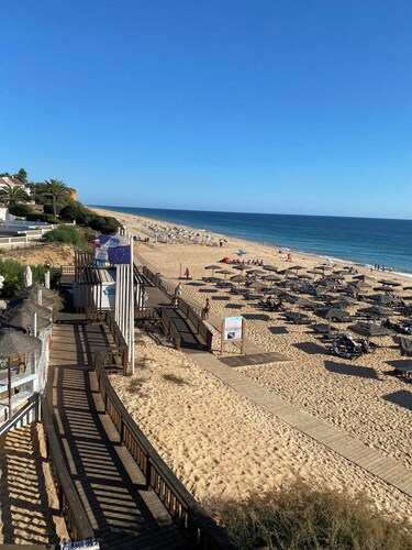 Stunning villa in Vale do Lobo, private pool, air con & broadband