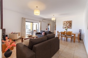 Living area - B26 - Palmeiras Top-Floor Apartment (Lagos)