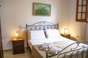 1 chambre, fer et planche à repasser, Wi-Fi gratuit, draps fournis