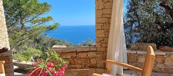 FERIENVILLA AM MEER MIT EXKLUSIVEM GARTEN VON 3000 QM