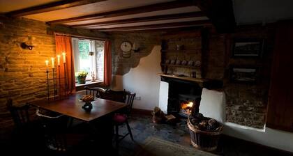 Romantic Holiday Cottage, Kington, Nr Hay On Wye, Welsh Borders Wales