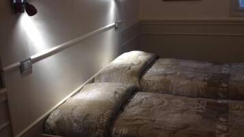 2 sovrum, skrivbord, gratis wi-fi och sängkläder