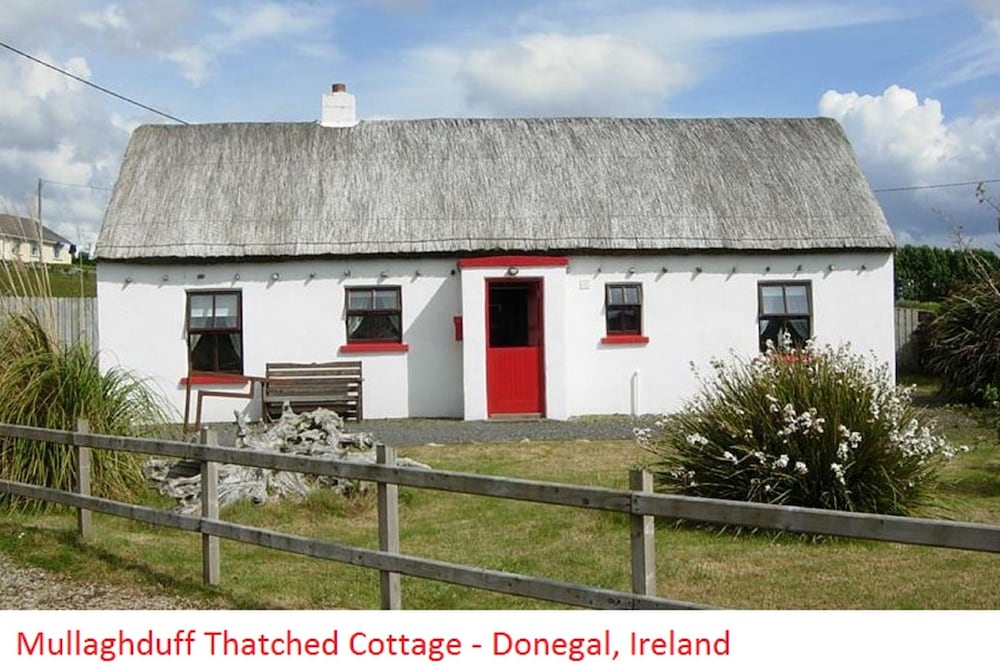 Mullaghduff Thatched Cottage on the Wild Atlantic Way, near Kincasslagh, Donegal