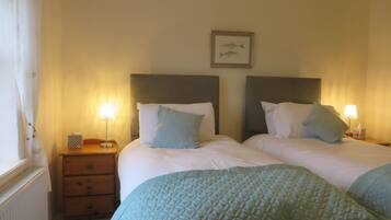 2 makuuhuonetta, silitysrauta/-lauta, Wi-Fi, vuodevaatteet