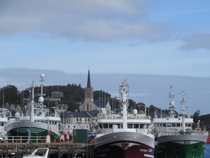 Marina - Mullaghduff Thatched Cottage on the Wild Atlantic Way, near Kincasslagh, Donegal (Annagry)