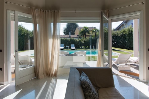 Versilia Sains Souci