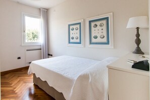 4 bedrooms, iron/ironing board, free cots/infant beds, free WiFi - Versilia Sains Souci (Pietrasanta)