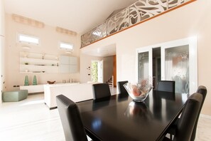Villa, 4 Bedrooms | Living room
