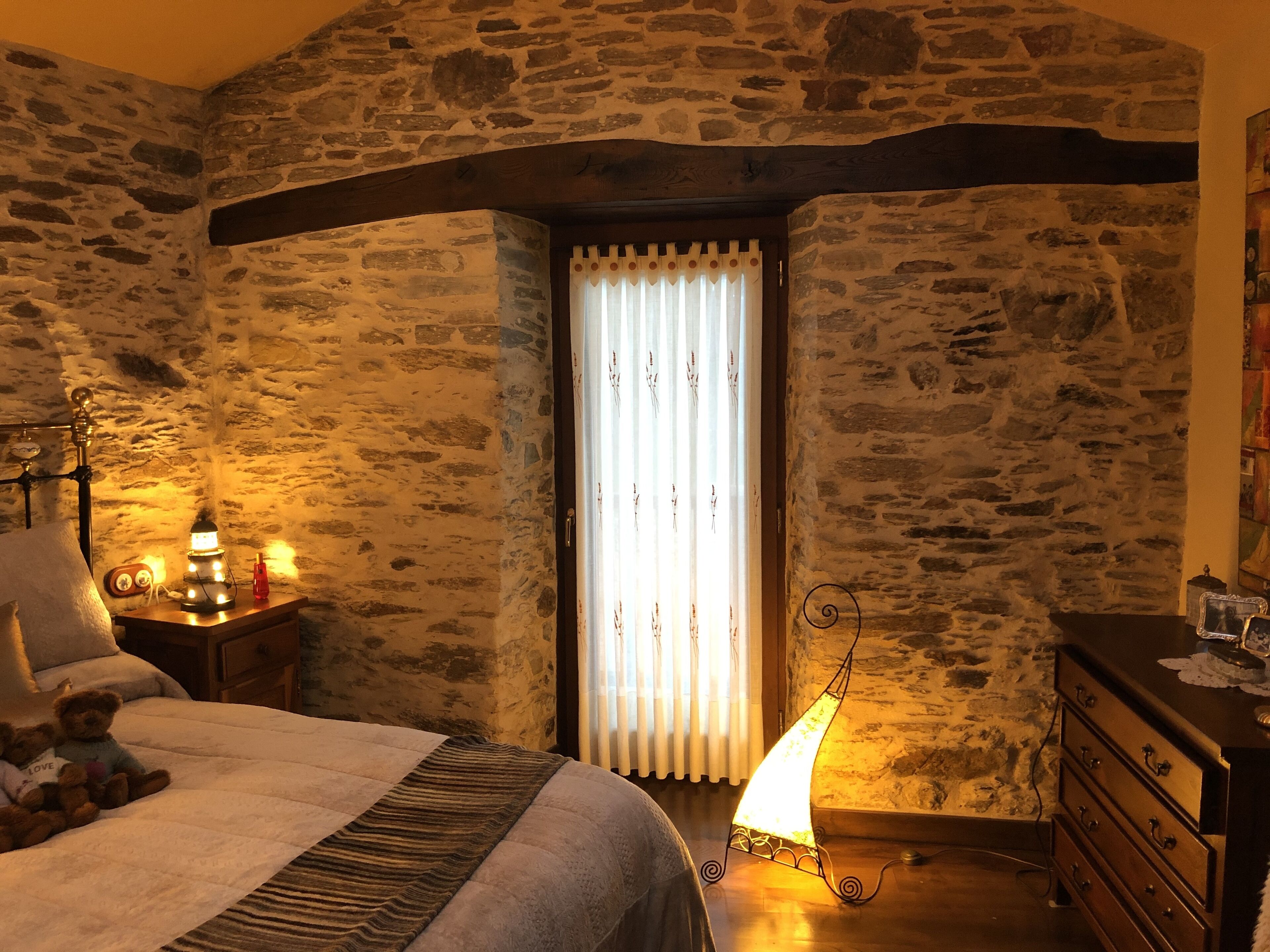 2 slaapkamers, een strijkplank/strijkijzer, reisbedje, wifi