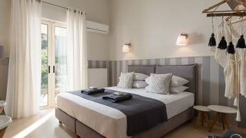 4 bedrooms, in-room safe, iron/ironing board, travel cot