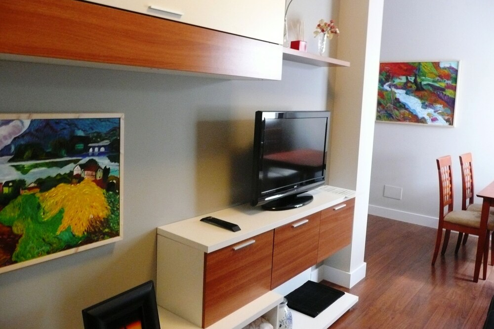 3C * NEW AND IN FULL CENTER, PLAZA MAYOR. AIR CONDITION WIFI. OPTIONAL GARAGE