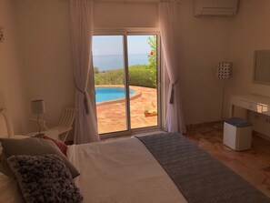4 Schlafzimmer, Zimmersafe, Bügeleisen/Bügelbrett, kostenloses WLAN