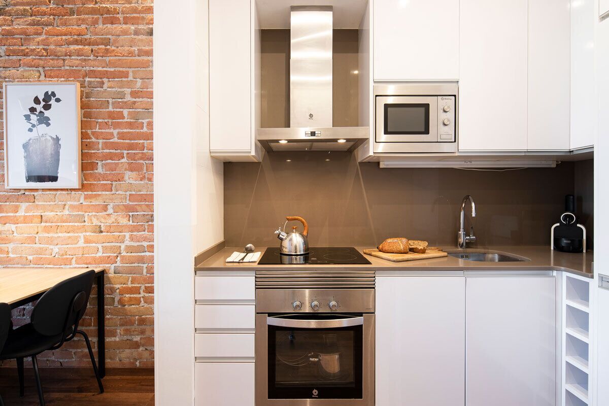 With private terrace, walking distance to the highlights!