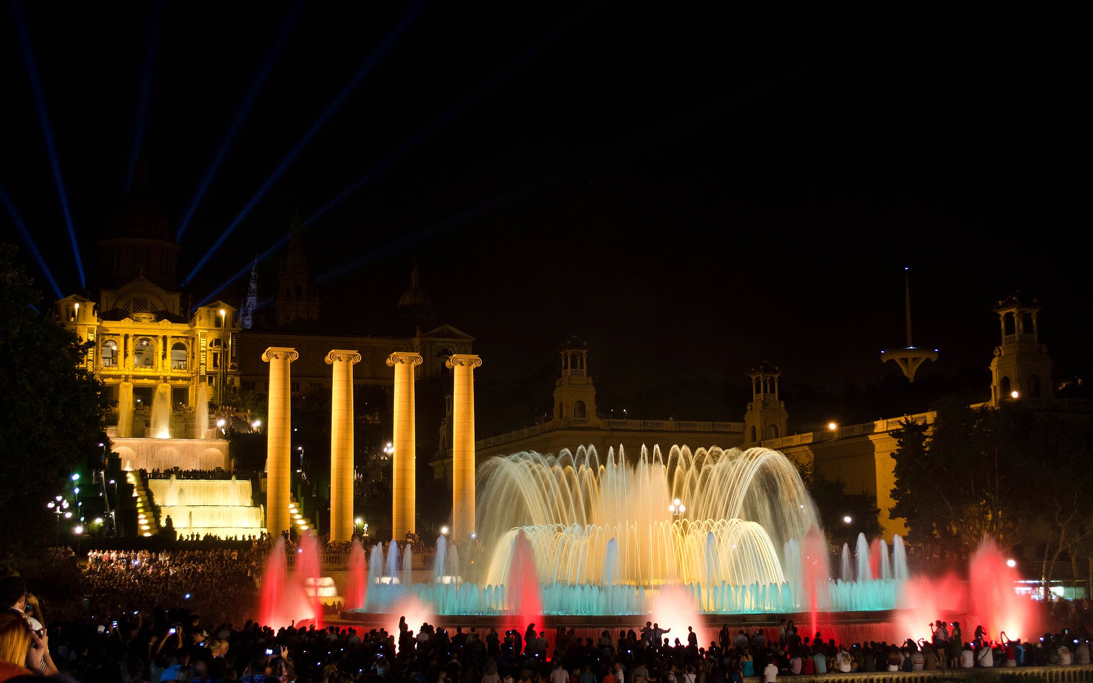 With private terrace, walking distance to the highlights!