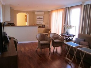 Smart TV, music library, stereo