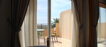 Boavista Golf Resort - Four bedroom luxury villa with pool (sleeps 8)