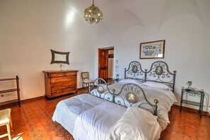 3 chambres, Wi-Fi gratuit, draps fournis