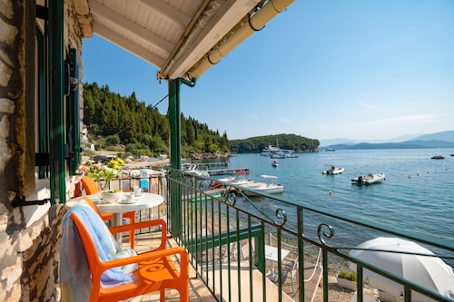 Olgas Cottage - on Agni Beach, offering stunning views and tranquility