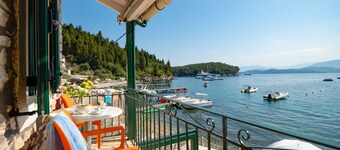 Olgas Cottage - on Agni Beach, offering stunning views and tranquility