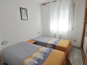 2 chambres, fer et planche à repasser, accès Internet