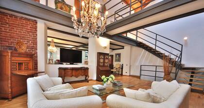 Loft by KlabHouse w/3BDRM+3BTH+Jacuzzi and Parking near Fond. Prada