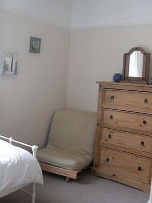 2 bedrooms, iron/ironing board, WiFi, bed sheets - House within Conwy Castle Walls (Conwy)