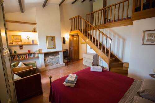 Medieval villa with a pool and a viewpoint overlooking historic walls—between Rome and Naples