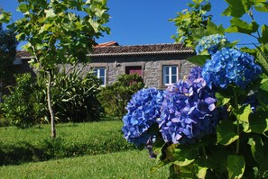 Exterior detail - TRADICAMPO-CASA DA FONTE-RURAL HOUSE WITH LARGE GARDEN AND ASTONISHING VIEWS.  (Nordeste)