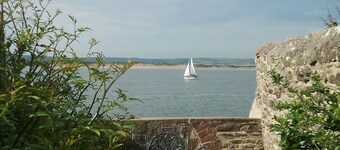 18th Century Cottage On Waterfront, Panoramic Sea Views, Courtyard Garden