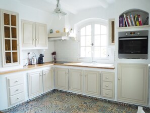 Fridge, microwave, oven, stovetop - VILLA Provençale - MOUGINS (Mougins)