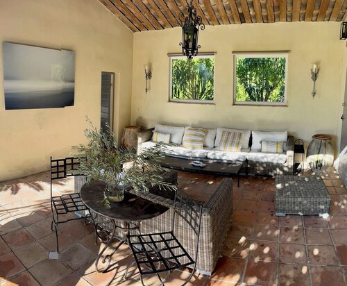 Grimaud, charm, beach 5mn, St Tropez 10km, air conditioned, heated swimming pool