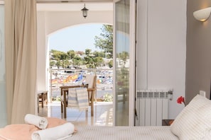 3 chambres, fer et planche Ă repasser, Wi-Fi gratuit, draps fournis
