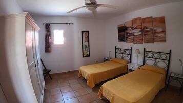 3 quartos, ferros/tábuas de passar roupa, berço de viagem, Wi-Fi